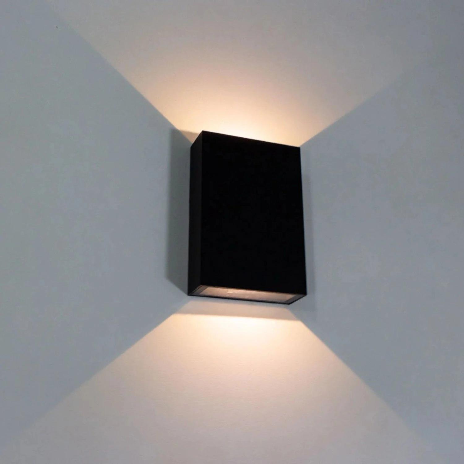Arandela Tip Preto (c)3cm (l)8.3cm (a)12.3cm 1x4w 3000k 130lm