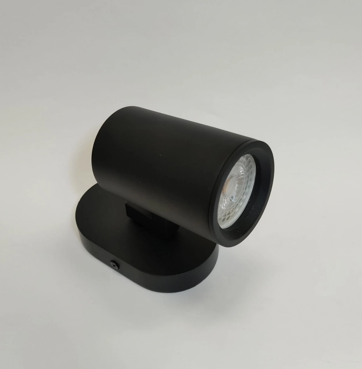 Spot Sobrepor Redondo Preto 1 Lâmpada Gu10 11cm Ds2394 Delis