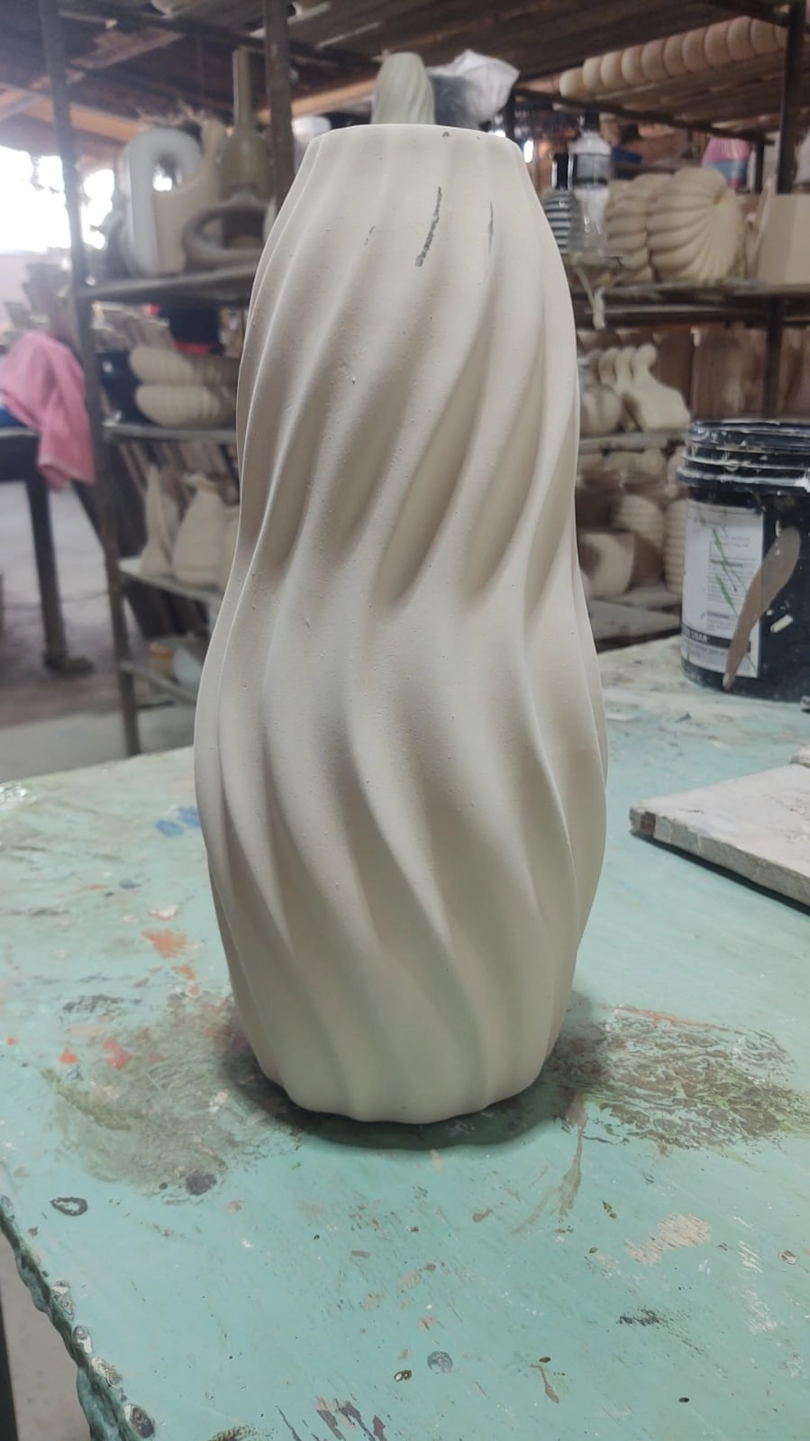 Vaso Garrafa Ceramica Nova Torcida Atila 30x12cm 97 191 Starbella