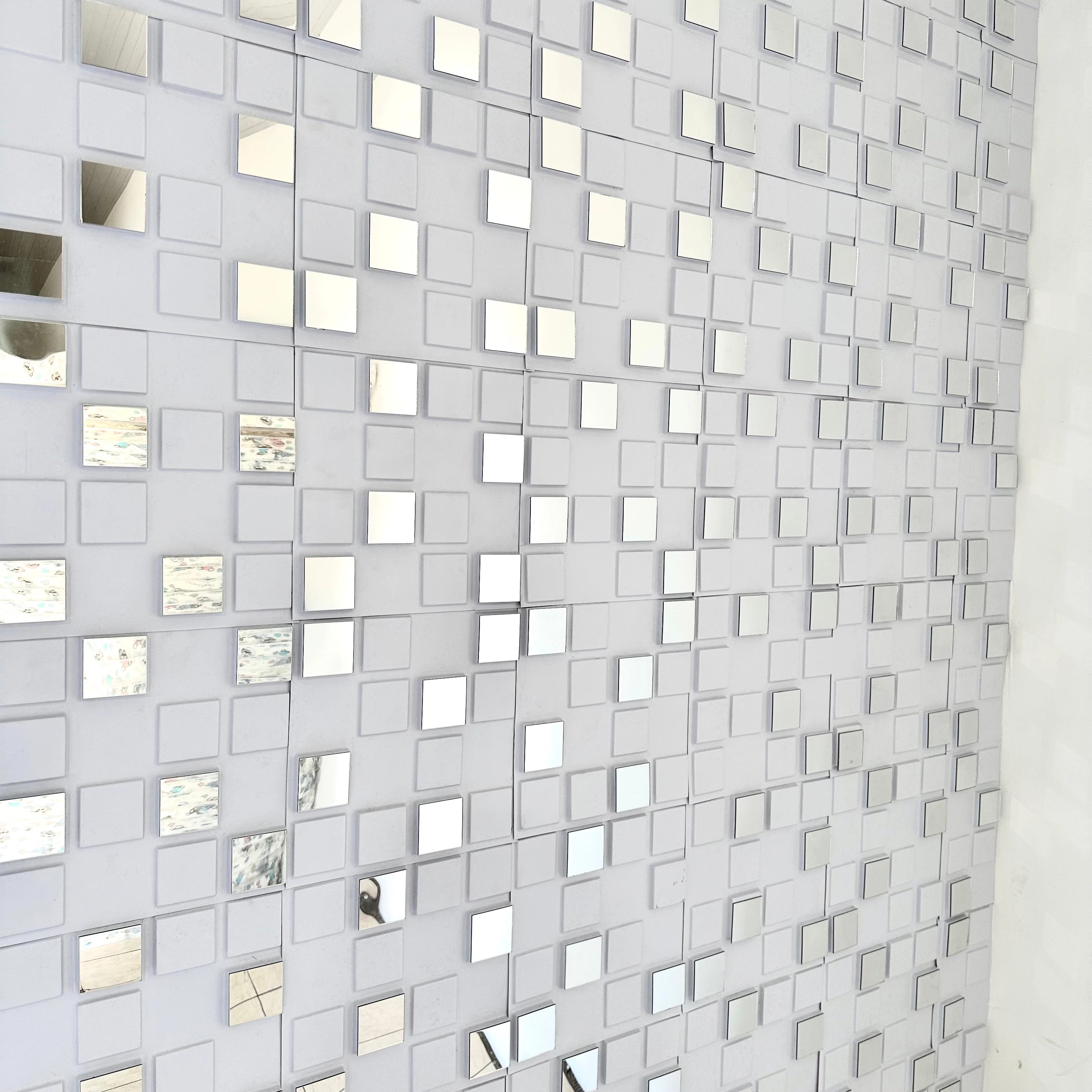 Kit 40 Placas Revestimento De Parede Pvc 3d Decorativa Espelhado Prata Pixels Branco 25 Cm
