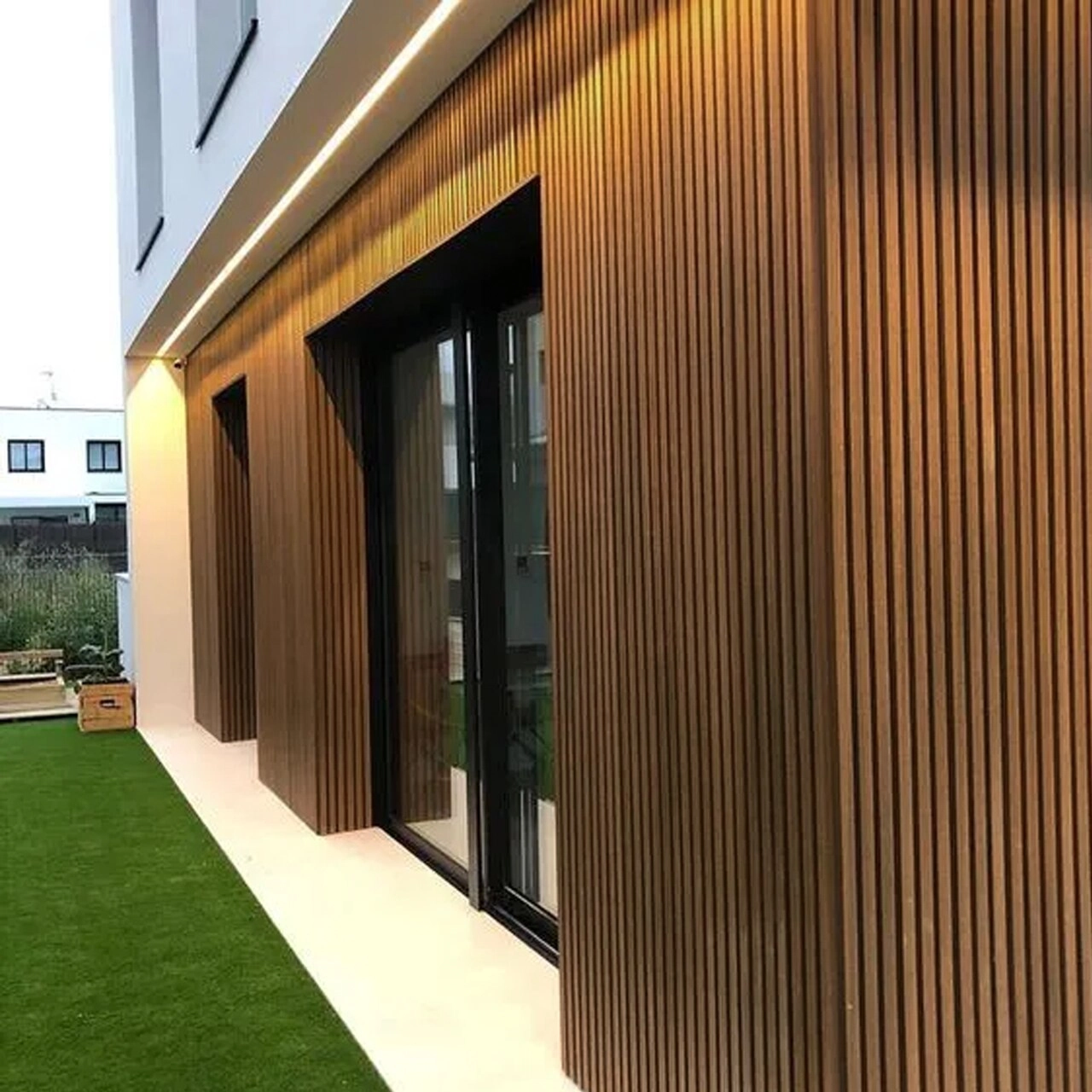 Painel Ripado Wpc Externo Varias Cores 2 90m X 20cm (0 58m²) - Teca