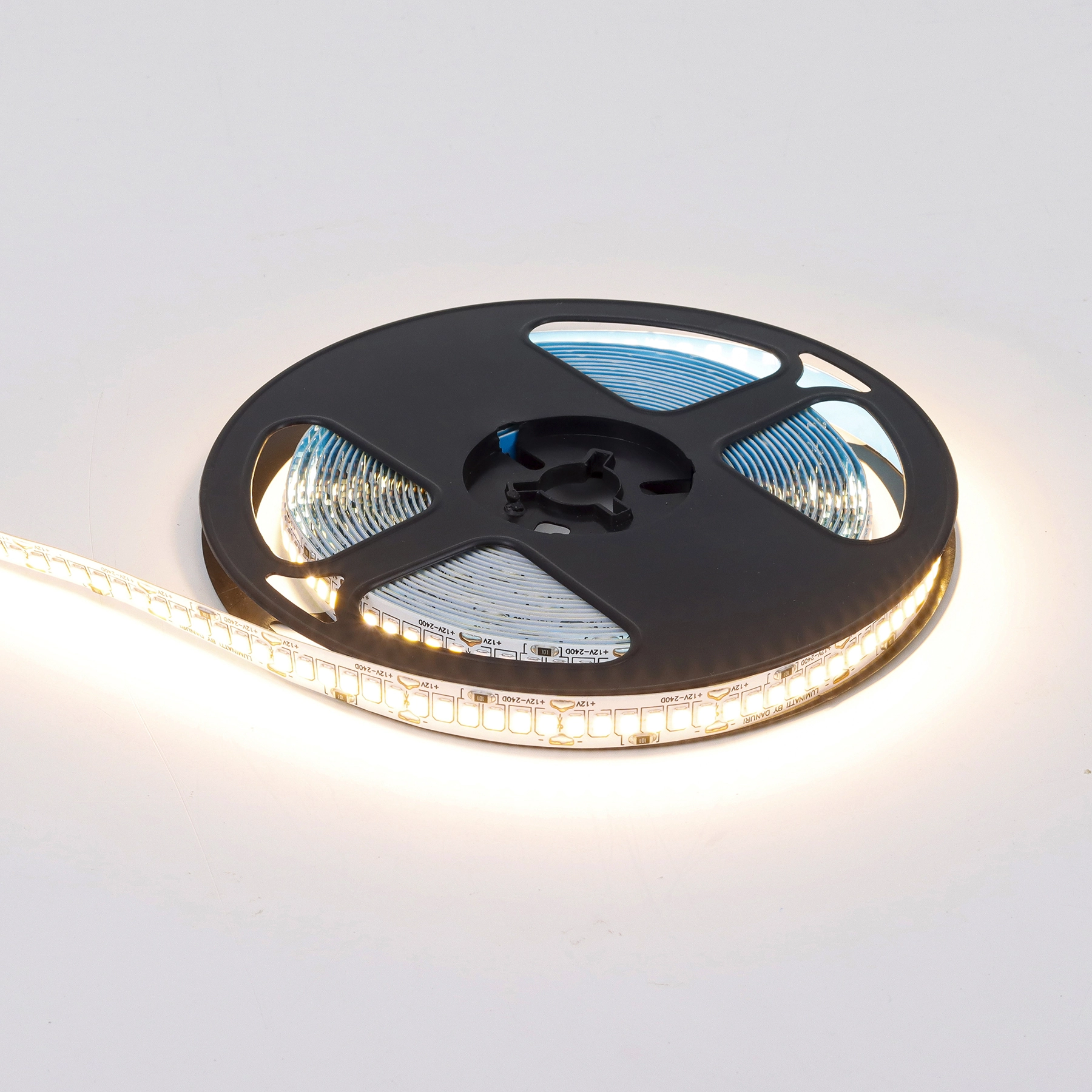 Fita LED Luz Amarela 5m IP20 Bivolt Sobrepor Luminatti