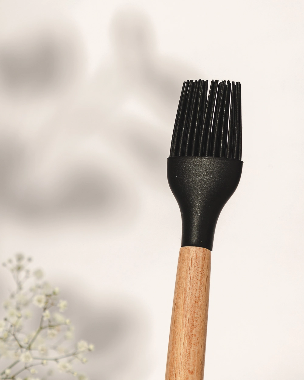 Pincel Silicone Preto Cabo Madeira 27cm 15038 Inga