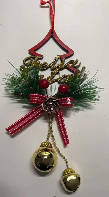 Enfeite Pendurar Boas Festas Laco Pinhas E Bola Dourado 10x20cm Wf1598