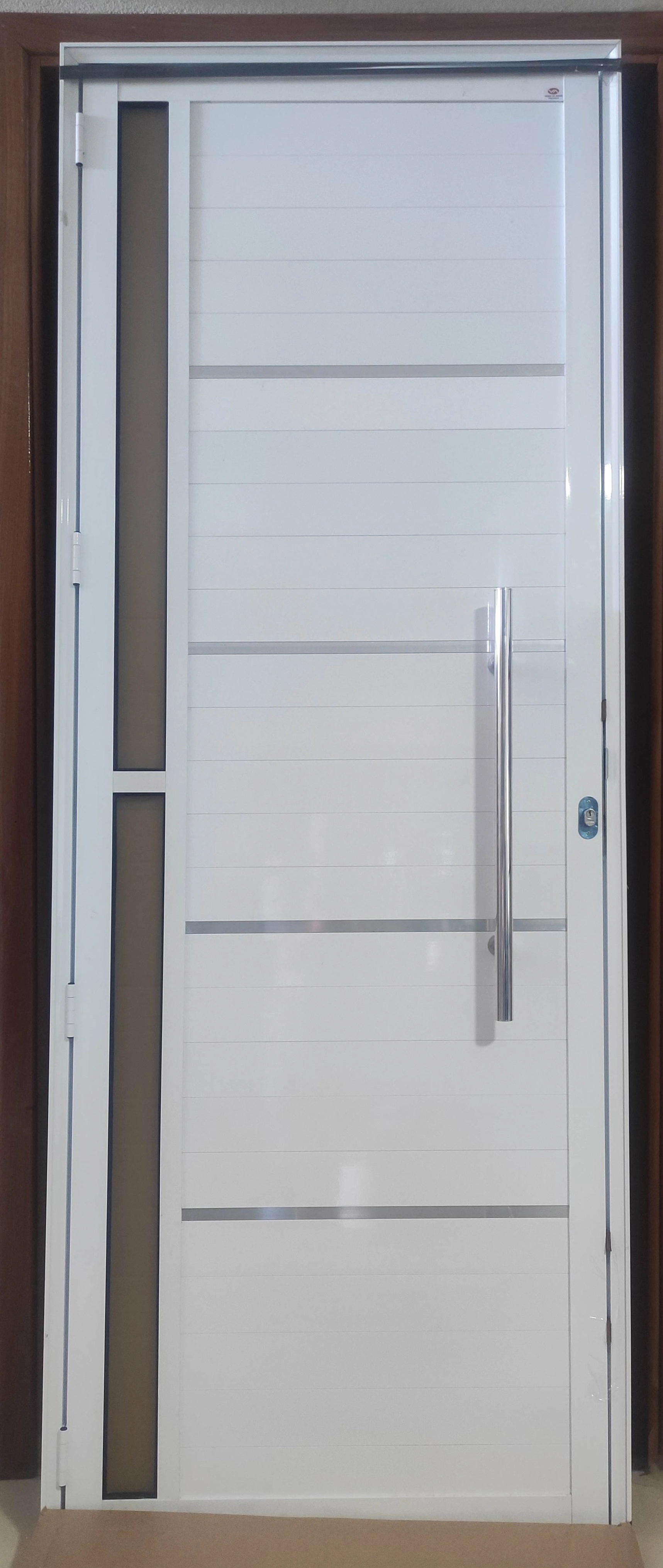 Porta Lambril Com Visor, Friso E Puxador 2,10 X 0,90