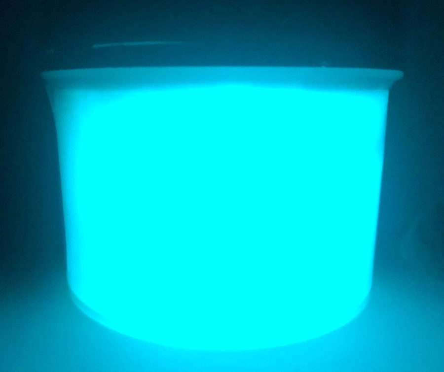 1 Galao Tinta Glow Corion. Luminescente. Brilha No Escuro Sem Luz Negra Azul Esverdeado