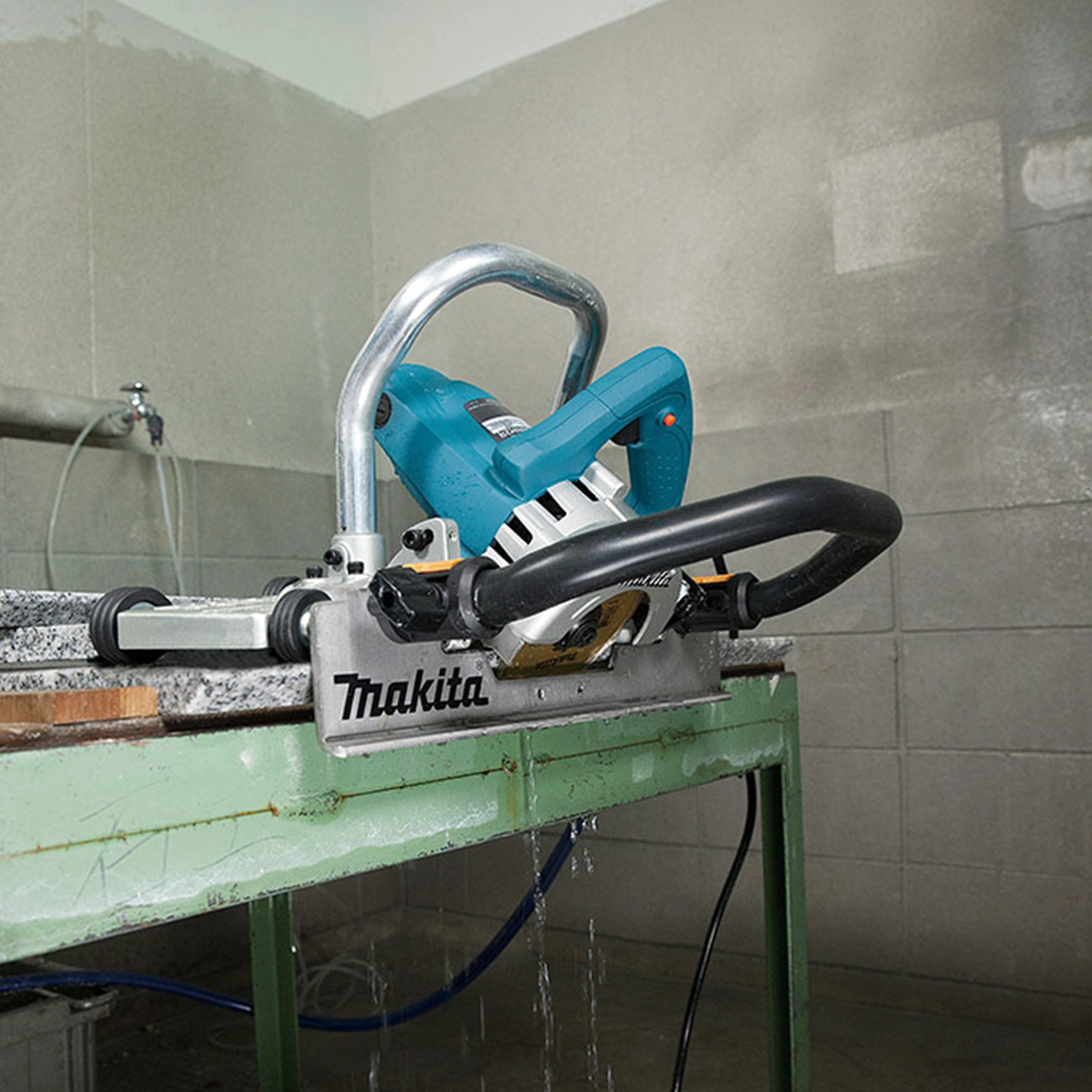 Serra Mármore Makita 4100NH2R Elétrica 125mm 1450W 127V (110V)