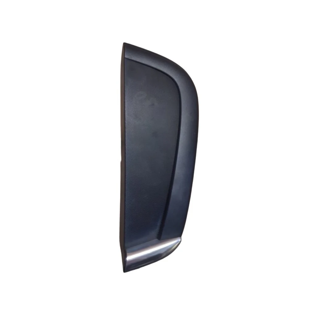 Moldura do Vidro Traseiro CHEVROLET - GM CRUZE Lado Esquerdo com Pestana Cromada - GENERAL MOTORS 95477388