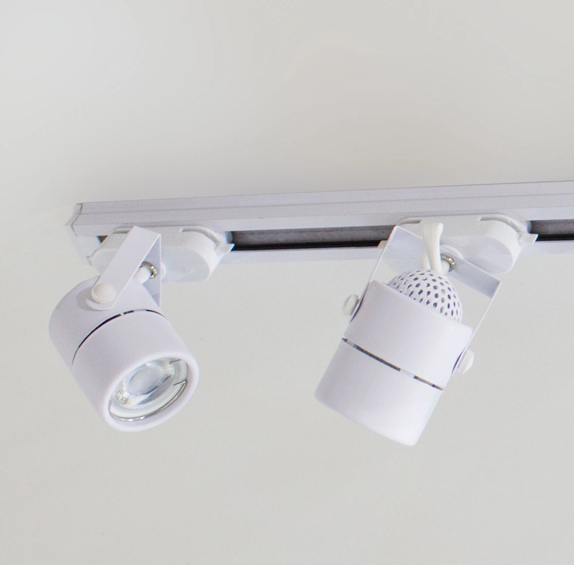01 Trilho Eletrificado 1m branco + 3 Spot Gu10 Mr16 Led 6w 6000K branco frio ST685