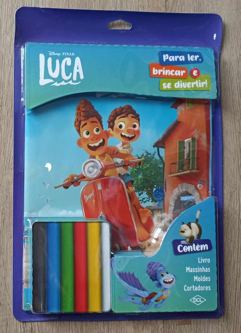 Livro Disney Massinha Divertida Luca D8110 Dcl