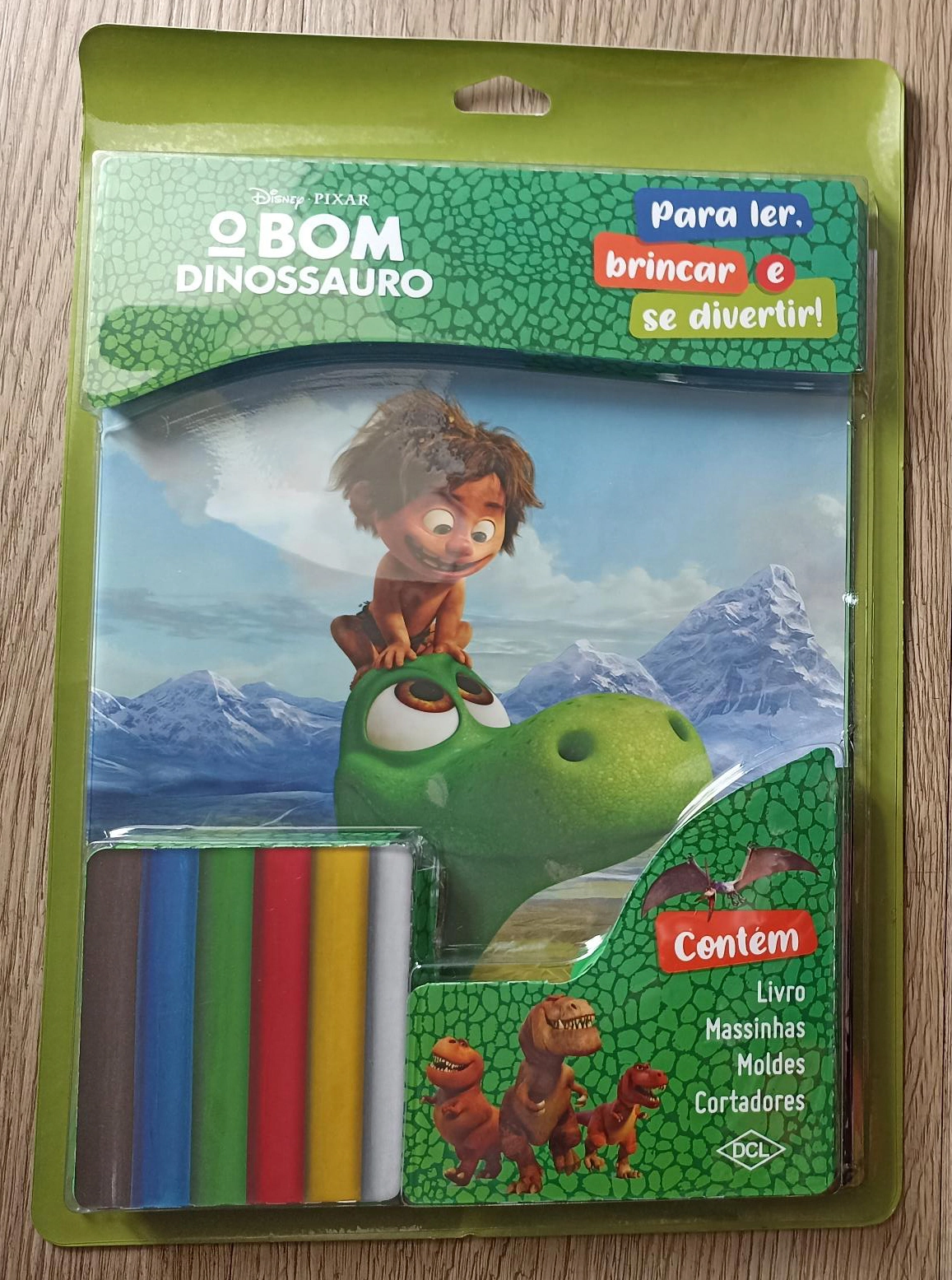 Livro Disney Massinha Divertida Bom Dino D8116 Dcl